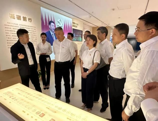 中鐵六院西安院黨員干部赴反腐倡廉教育基地開展廉潔從業(yè)教育活動(圖2) 中鐵六院西安院黨員干部赴反腐倡廉教育基地開展廉潔從業(yè)教育活動(圖2)