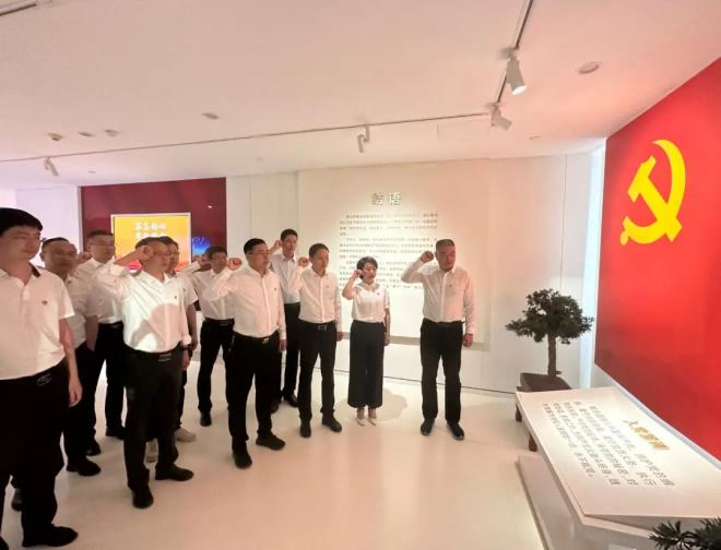 中鐵六院西安院黨員干部赴反腐倡廉教育基地開展廉潔從業(yè)教育活動(圖3) 中鐵六院西安院黨員干部赴反腐倡廉教育基地開展廉潔從業(yè)教育活動(圖3)