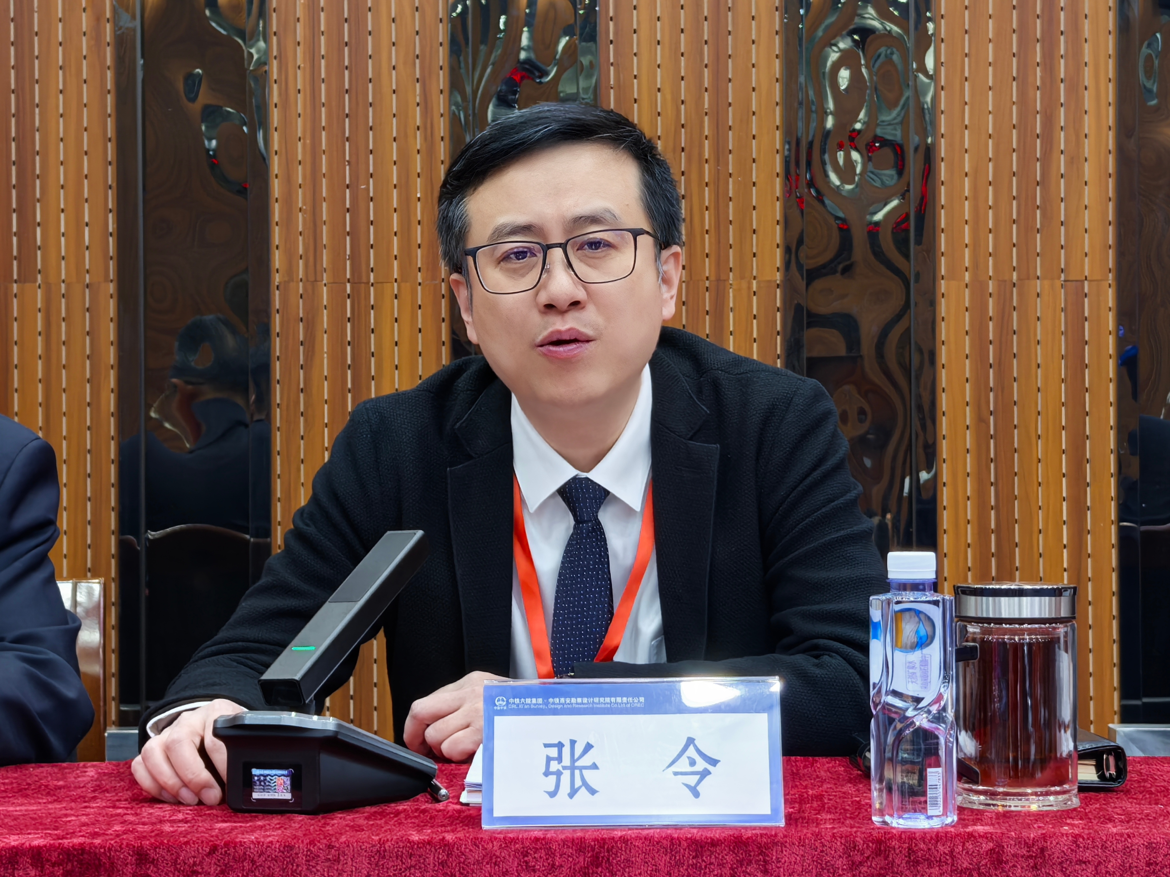 中鐵六院西安院召開2025年工作會議暨三屆一次職工代表大會(圖2) 中鐵六院西安院召開2025年工作會議暨三屆一次職工代表大會(圖2)