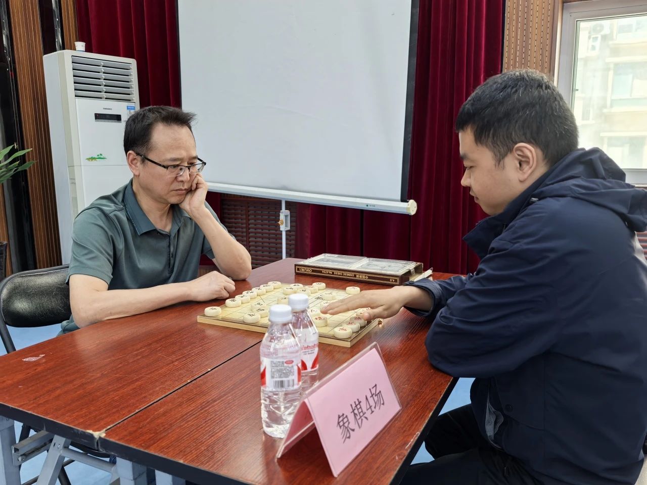“棋”開得勝展智慧 “弈”彩紛呈聚合力 中鐵西安院成功舉辦慶“五一”棋牌比賽(圖2) “棋”開得勝展智慧 “弈”彩紛呈聚合力 中鐵西安院成功舉辦慶“五一”棋牌比賽(圖2)